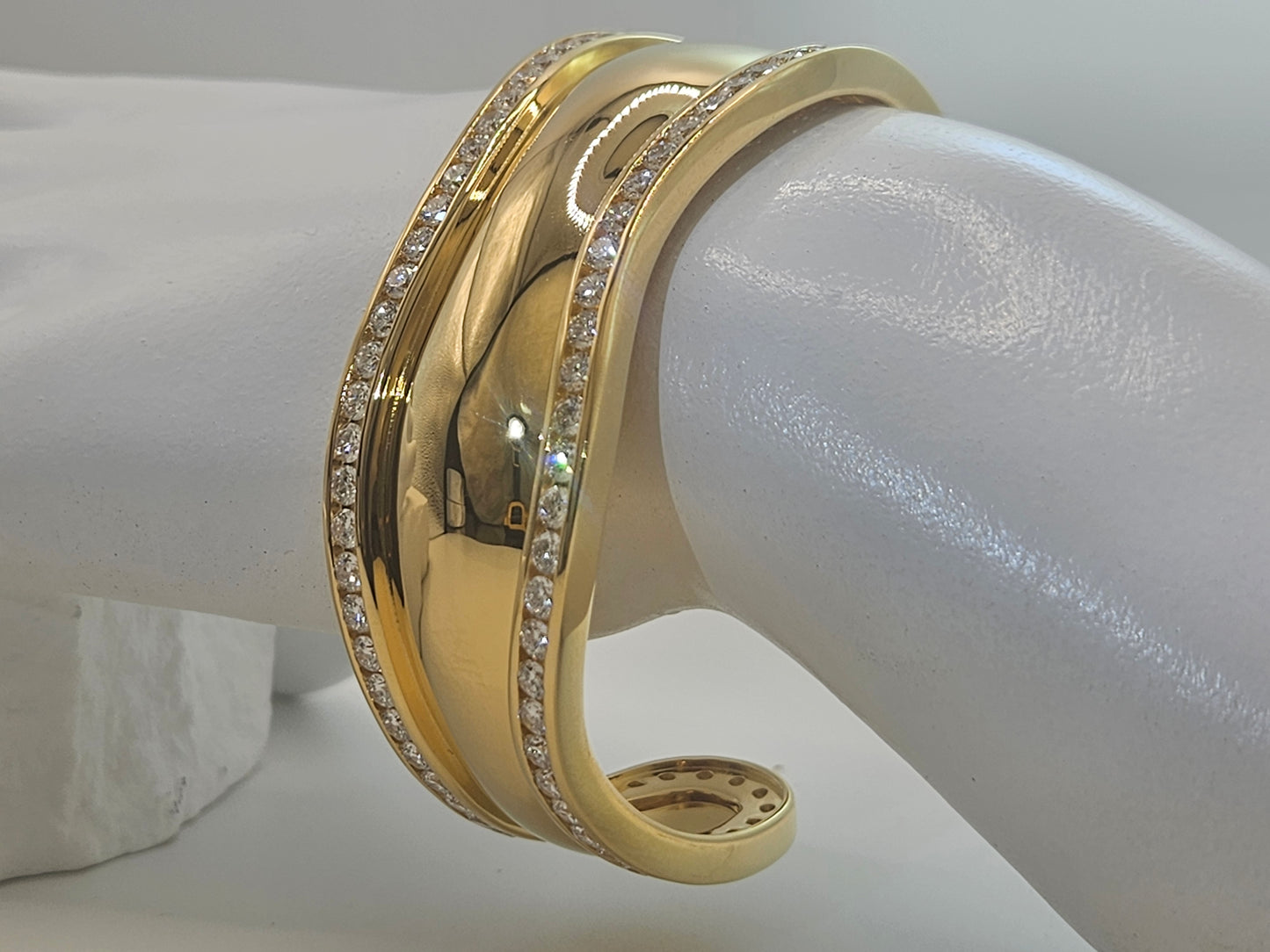 The Baroness – 9.5 carat Diamond-Lined Large Cuff Bracelet